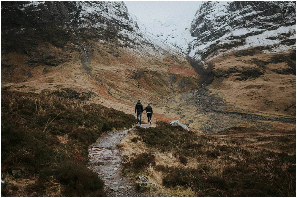 Glencoe adventure photoshoot, Glencoe couple photoshoot, Three Sisters Glencoe, winter in Glencoe,