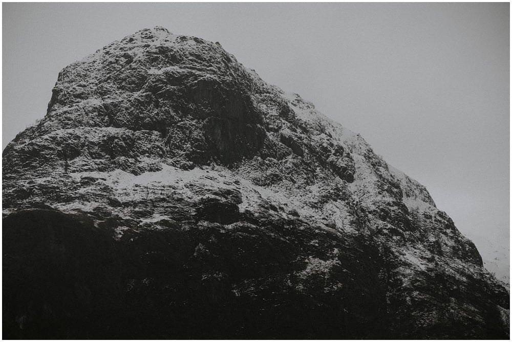 Glencoe adventure photoshoot, Glencoe couple photoshoot, Three Sisters Glencoe, winter in Glencoe,