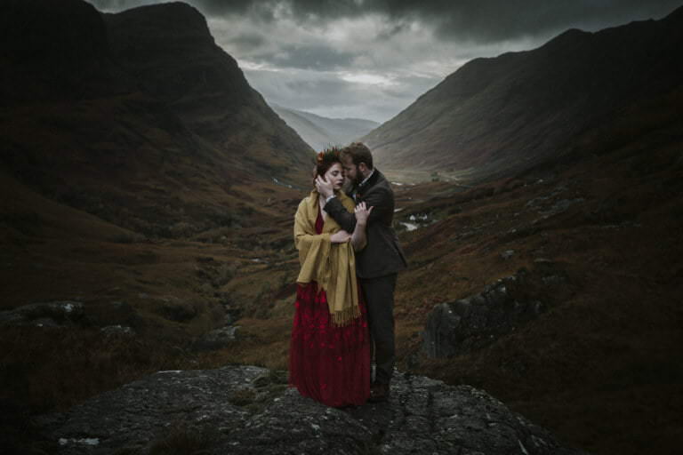 Glencoe Elopement in October, Elope in Glencoe in October, Elope in Glencoe in autumn, Autumn Glencoe elopement, Ardrhu House elopement