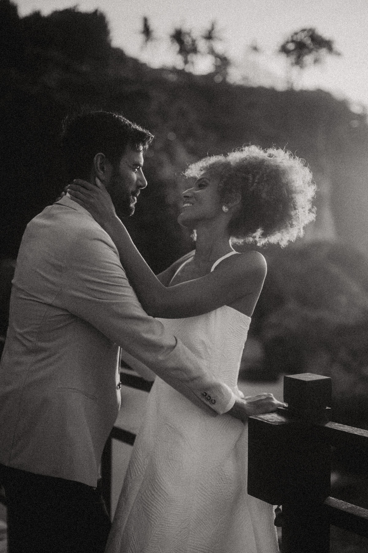 golden hour photos at luxury wedding bali at ayana estate