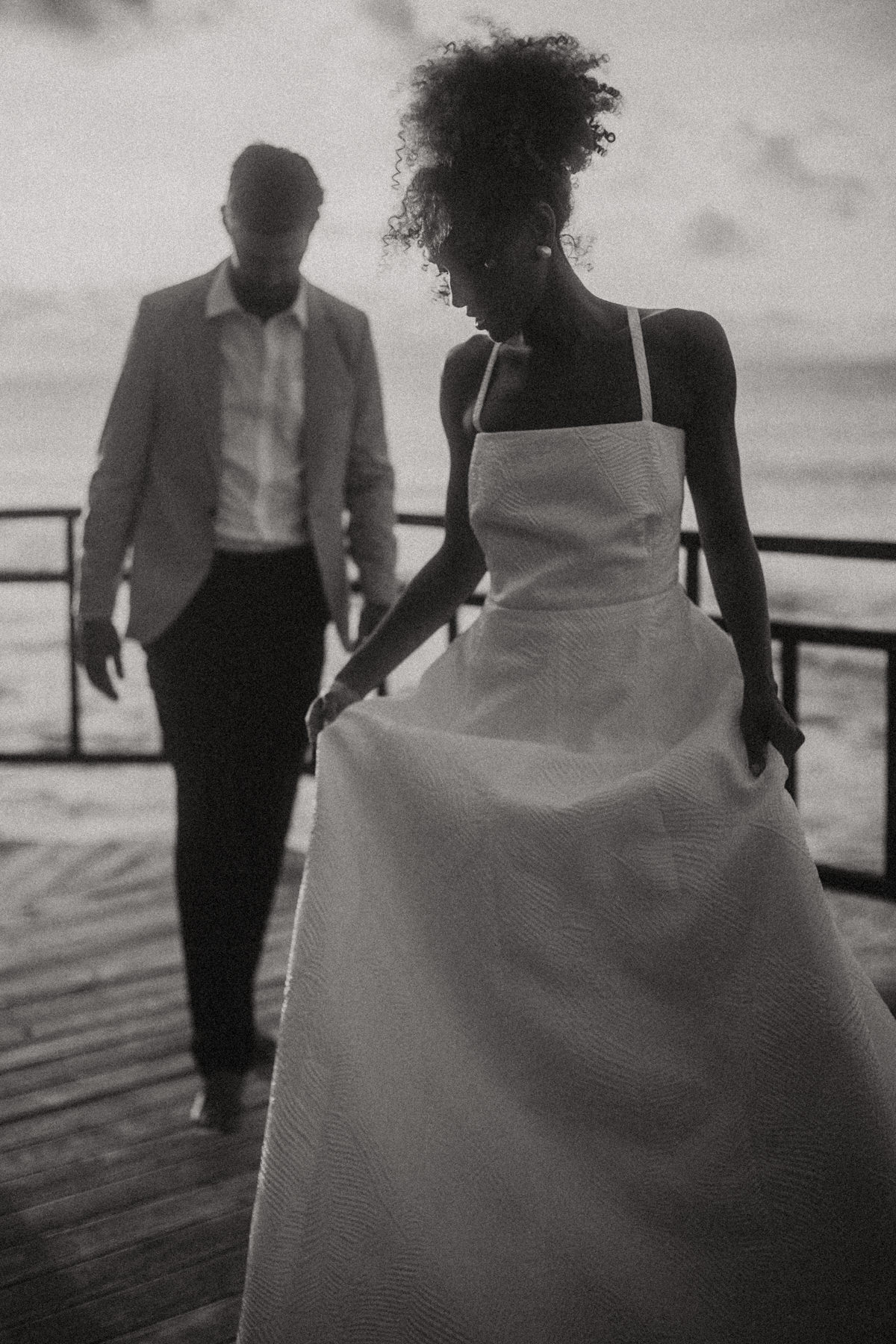 golden hour photos at luxury wedding bali at ayana estate