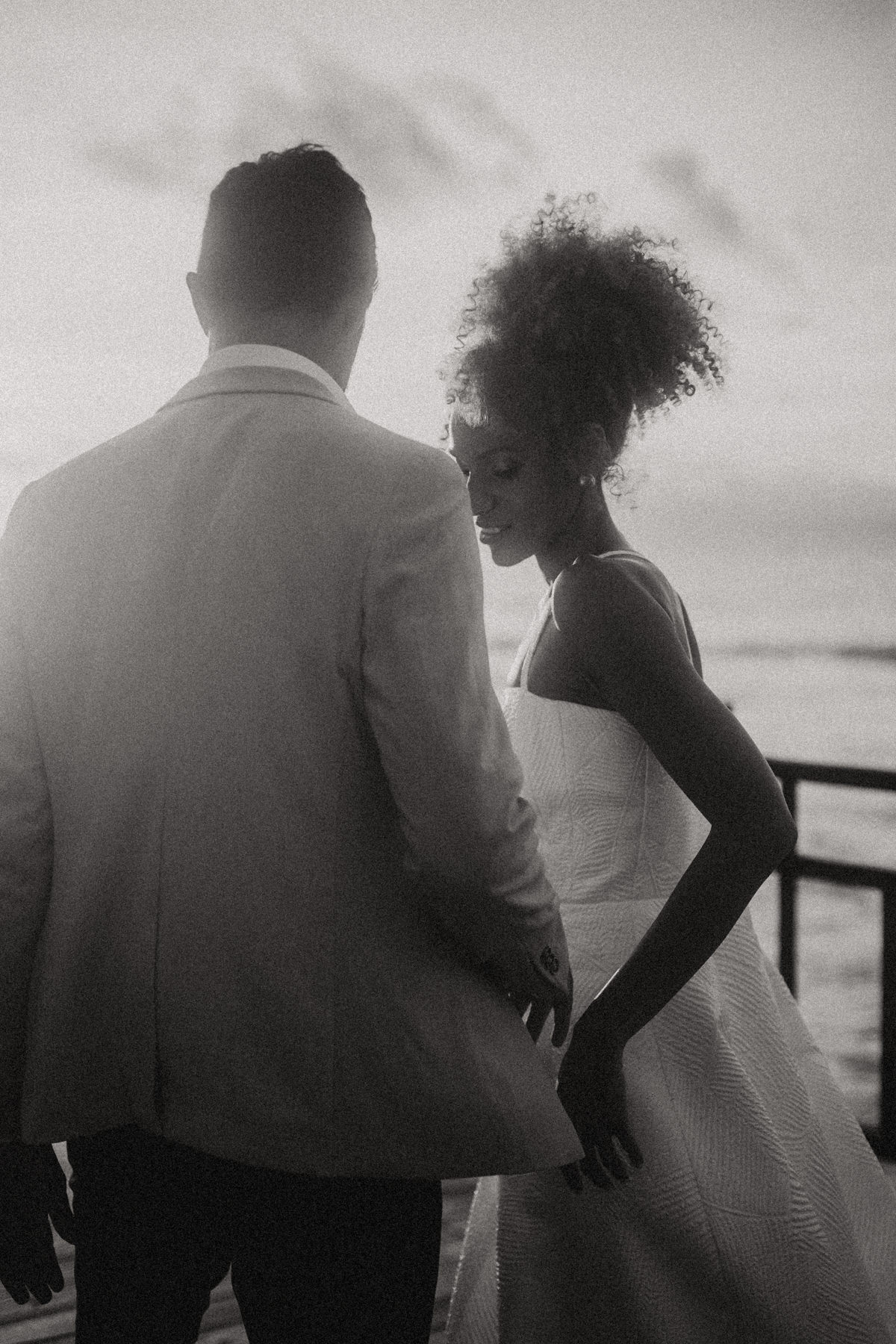 golden hour photos at luxury wedding bali at ayana estate