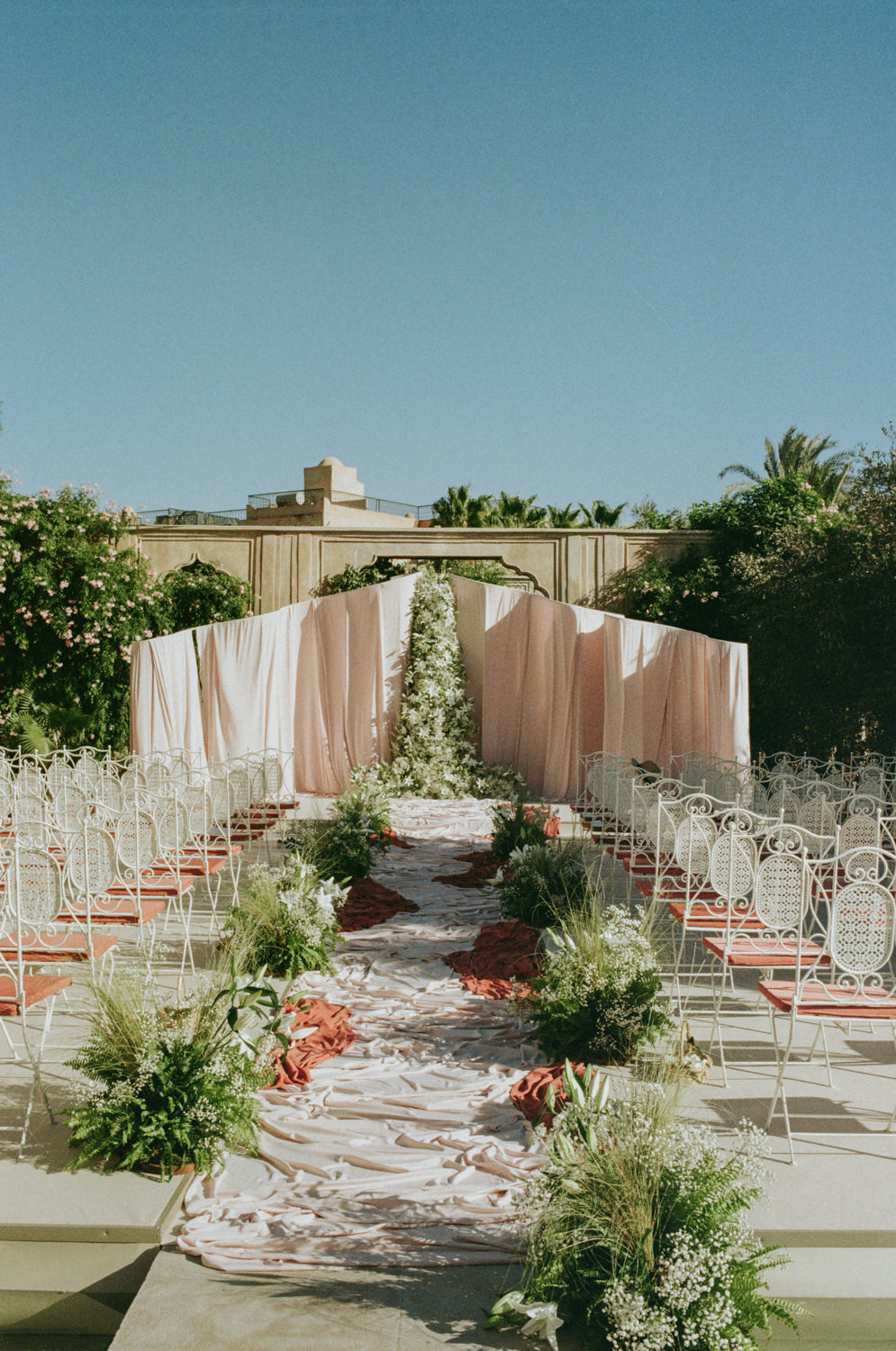 Elvira & Tim’s 2-Day Wedding at Palais Namaskar: A Marrakech Masterpiece of Fashion, Firelight & DJ Zerb 3
