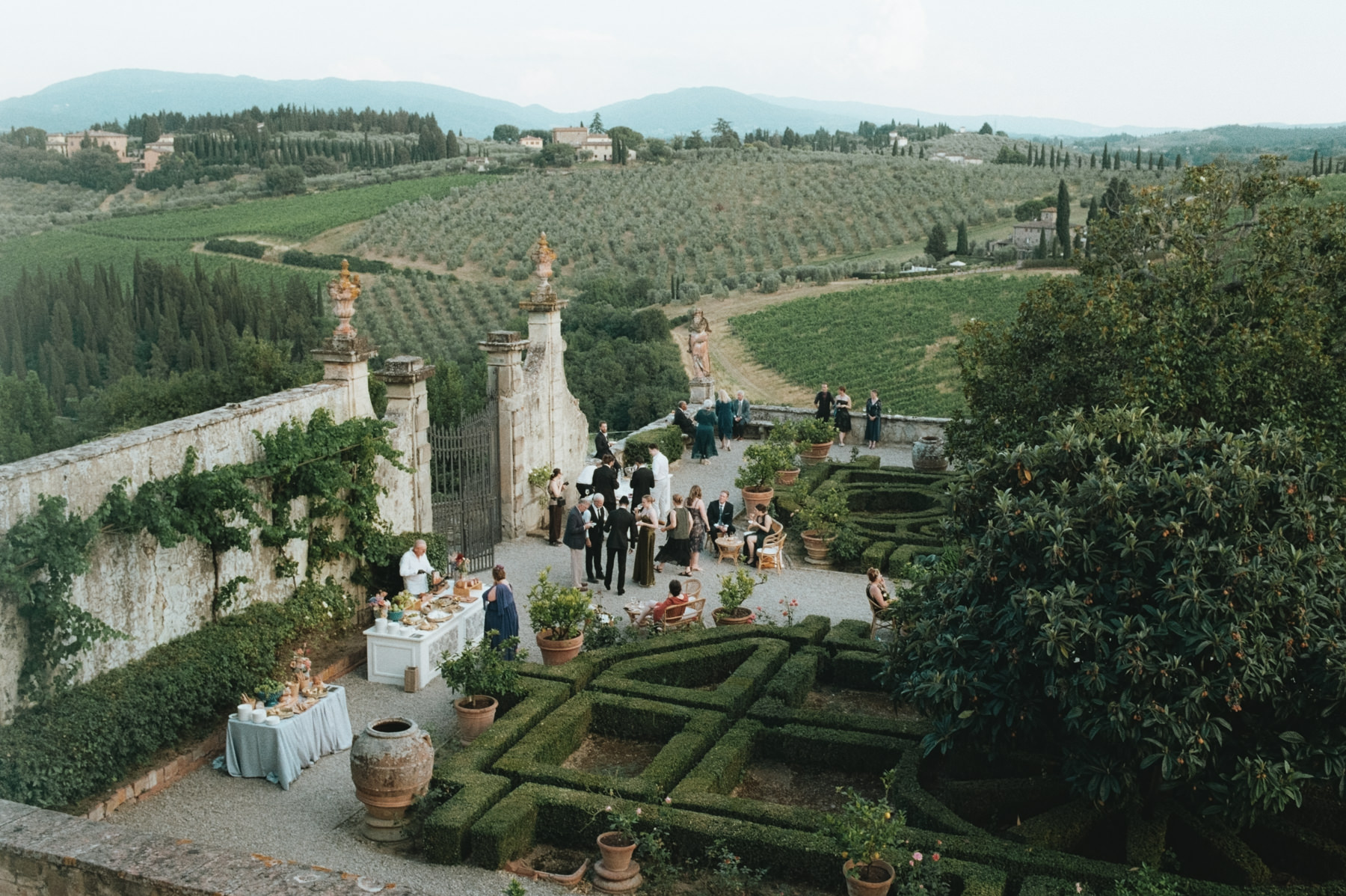 When is the best time to get married in Tuscany? A wedding photographer's guide to every season 4